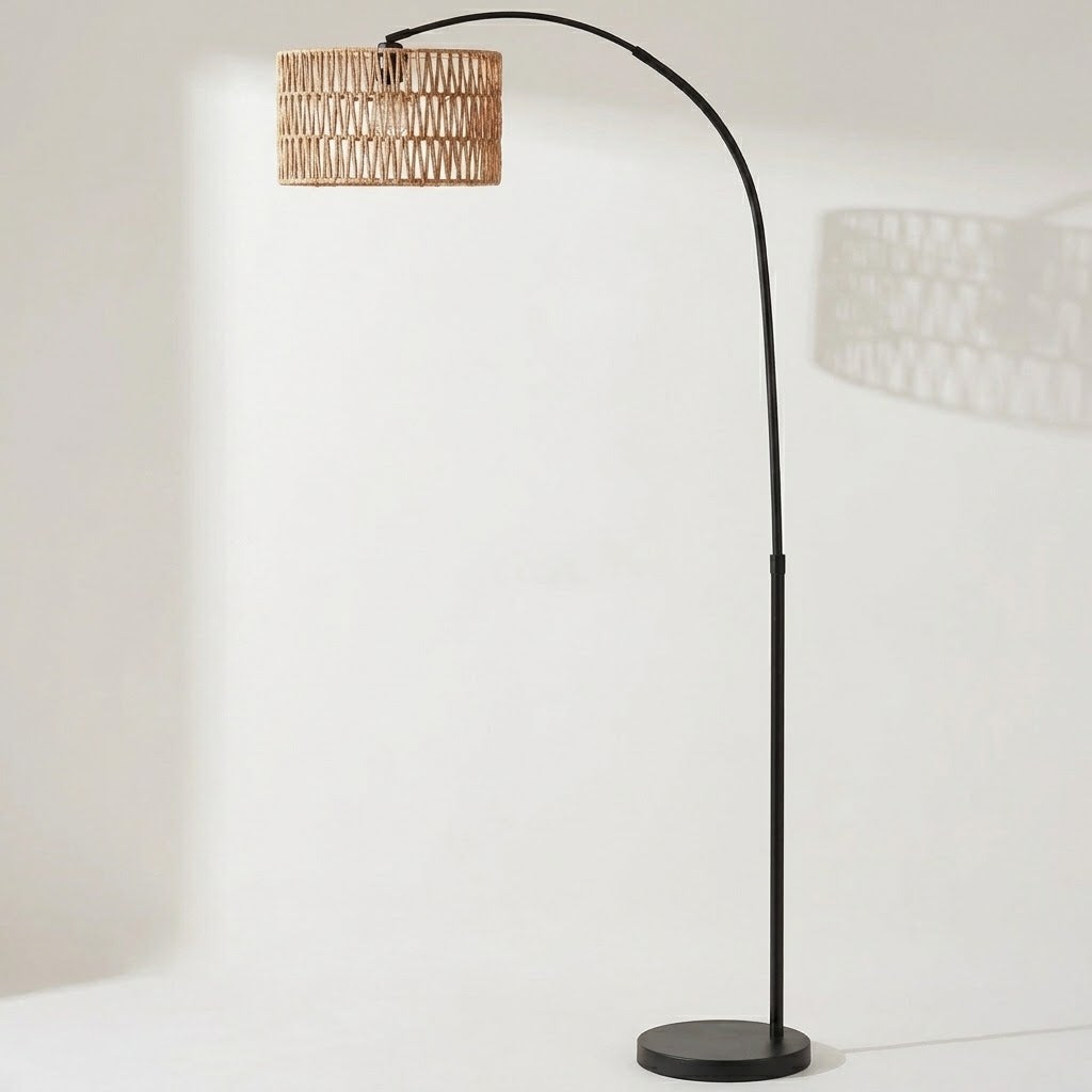 Lampadaire Naos style lanterne avec abat-jour en fibre de jute et pied en marbre
